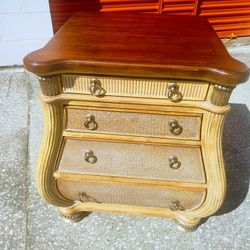 🚨Tommy Bahama style Bombay Chest 🚨 (FREE DELIVERY)