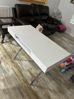 White Modern Desk