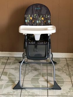 LIKE NEW CONVERTIBLE HIGH CHAIR!!!!