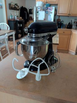 KitchenAid Artisan Mixer 325 Watts with attachments