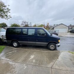 94 Ford Econoline Club Wagon