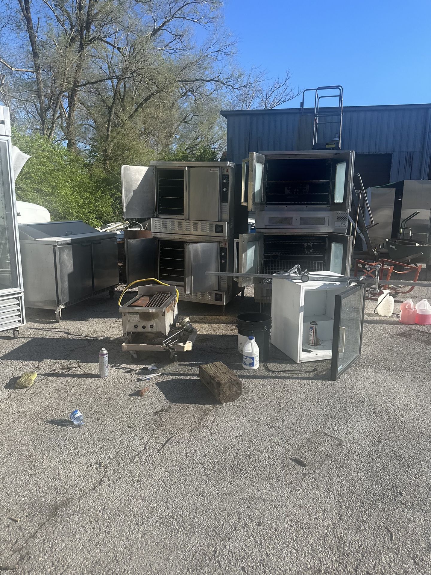 US Range, Blodgett Conv Oven, Axis mixer, JA Pro mixer, Holman toaster. 