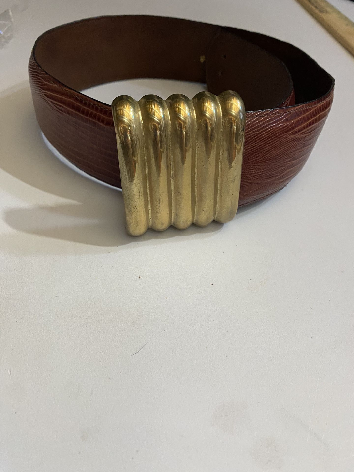 Ladies Vtg Xs Iguana Grain W Steerhide Golden Buckled Belt