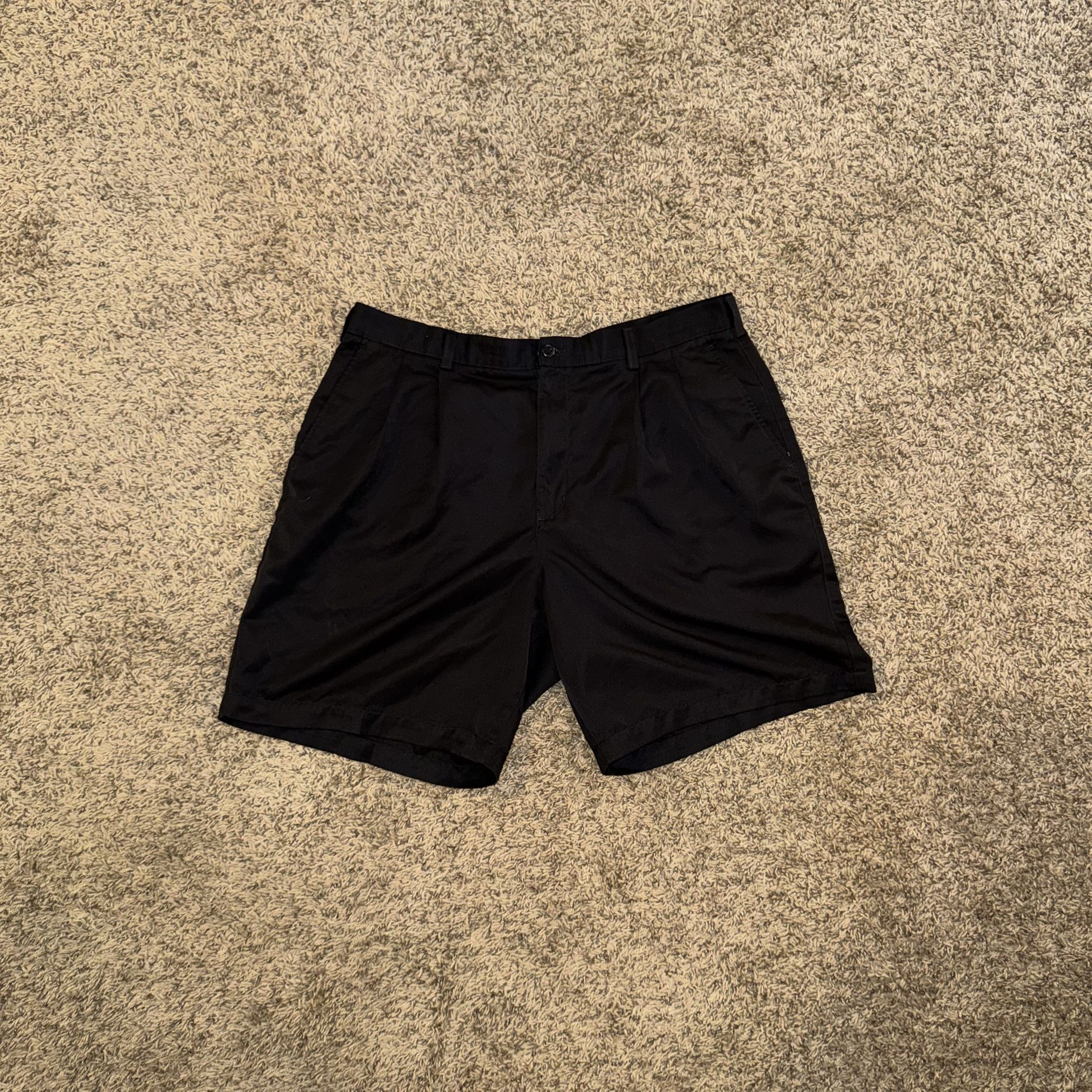 Roundtree & Yorke Shorts – Men’s 38 – Gently Used