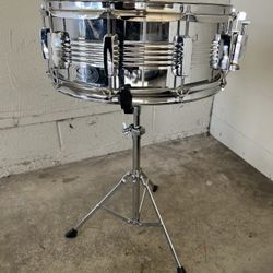 Snare Drum New Condition W Case, Sticks & Practice Pad $50