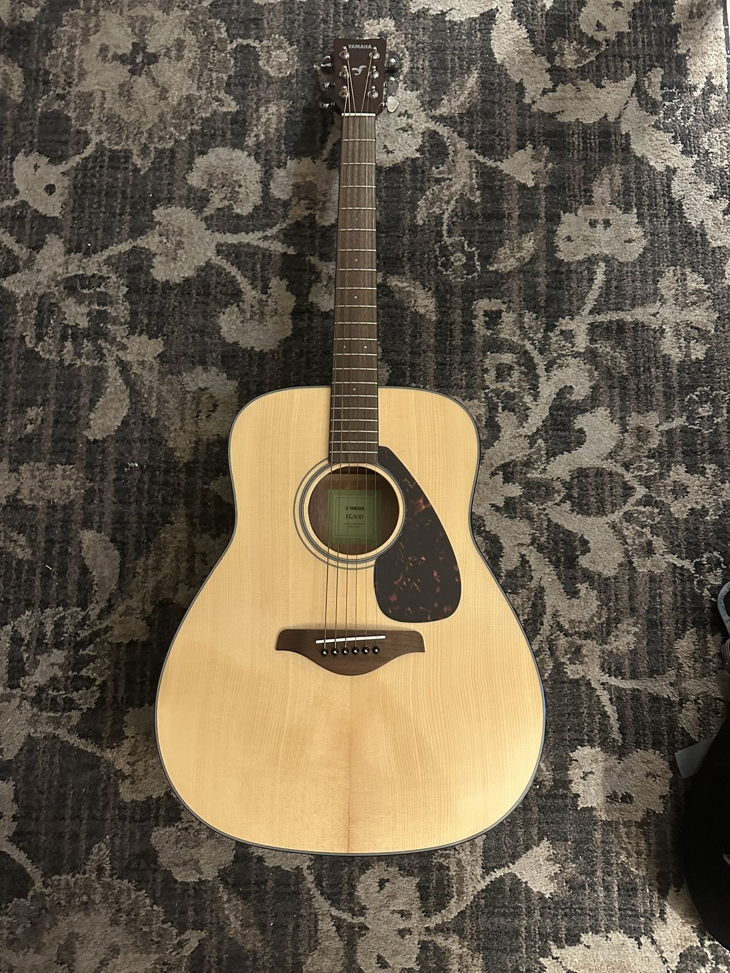 Yamaha FG800 Acoustic Guitar w/ Case