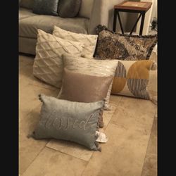 Decorate Pillows $10 Dlls Each One