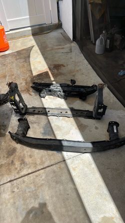 YARIS FRONT SUPPORT