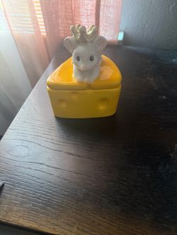 Ceramic Mouse on Cheese Trinket Box