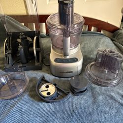 Cuisinart 13 Cup Foot Processor With Extras