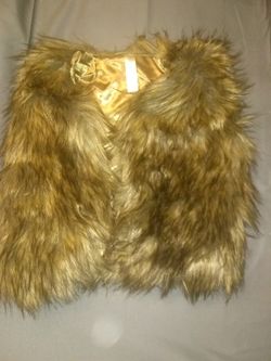 Girls Cherokee fur vest sz 5/6