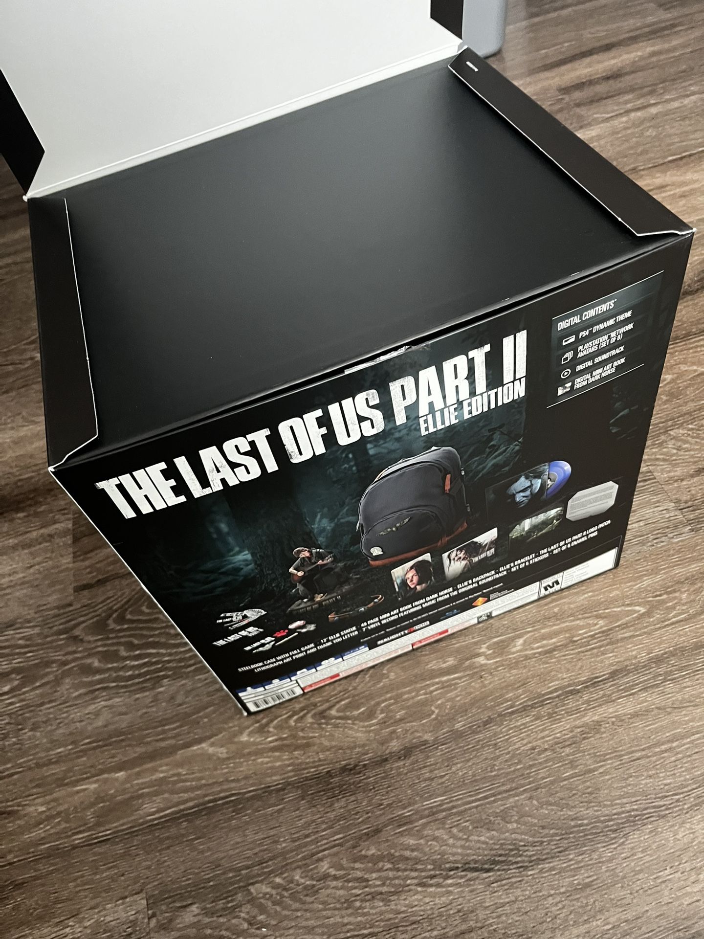 The last Of Us Ellie II Bundle (no game, no console)