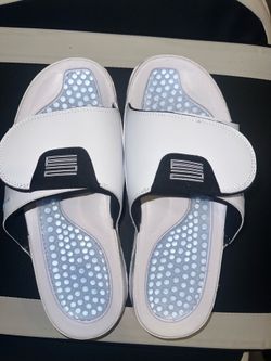 Jordan hydro XI slides size 10