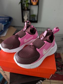 Brand new kids Nike shoes size 9 c