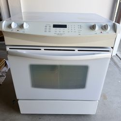 Electric Stove / Oven