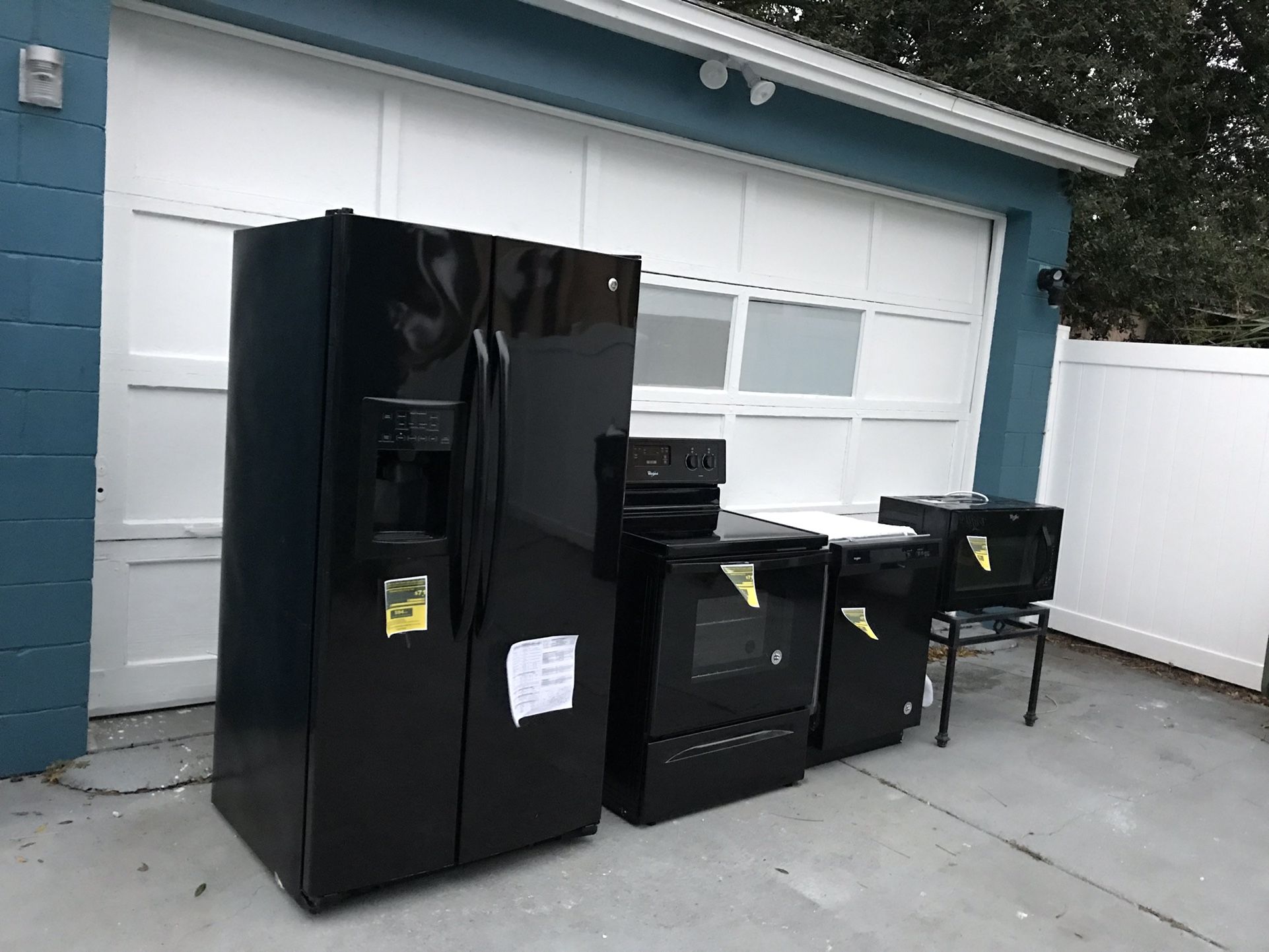 Black kitchen appliances