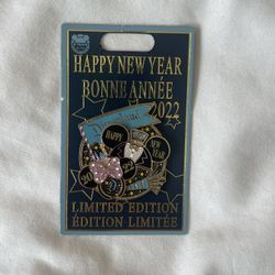 HAPPY NEW YEAR BONNE ANEE LIMITED EDITION PIN