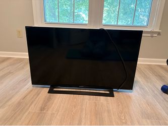 Sony Bravia KDL -40R350B 40” with remote