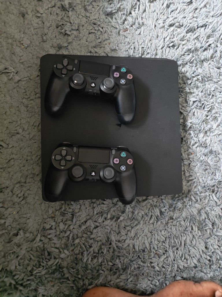 Play Station 4