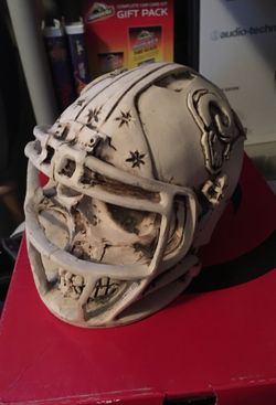 LA Rams Skull Helmet