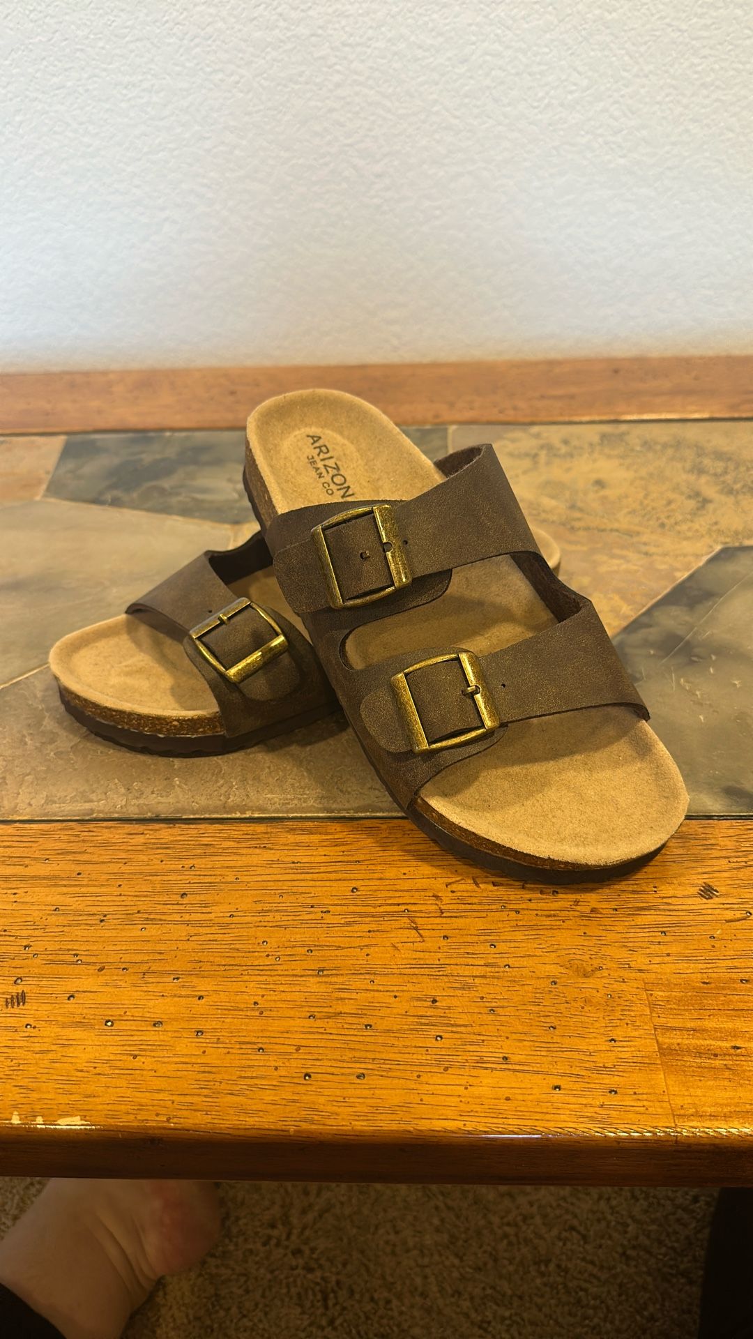 Arizona Strap Sandals Size 6