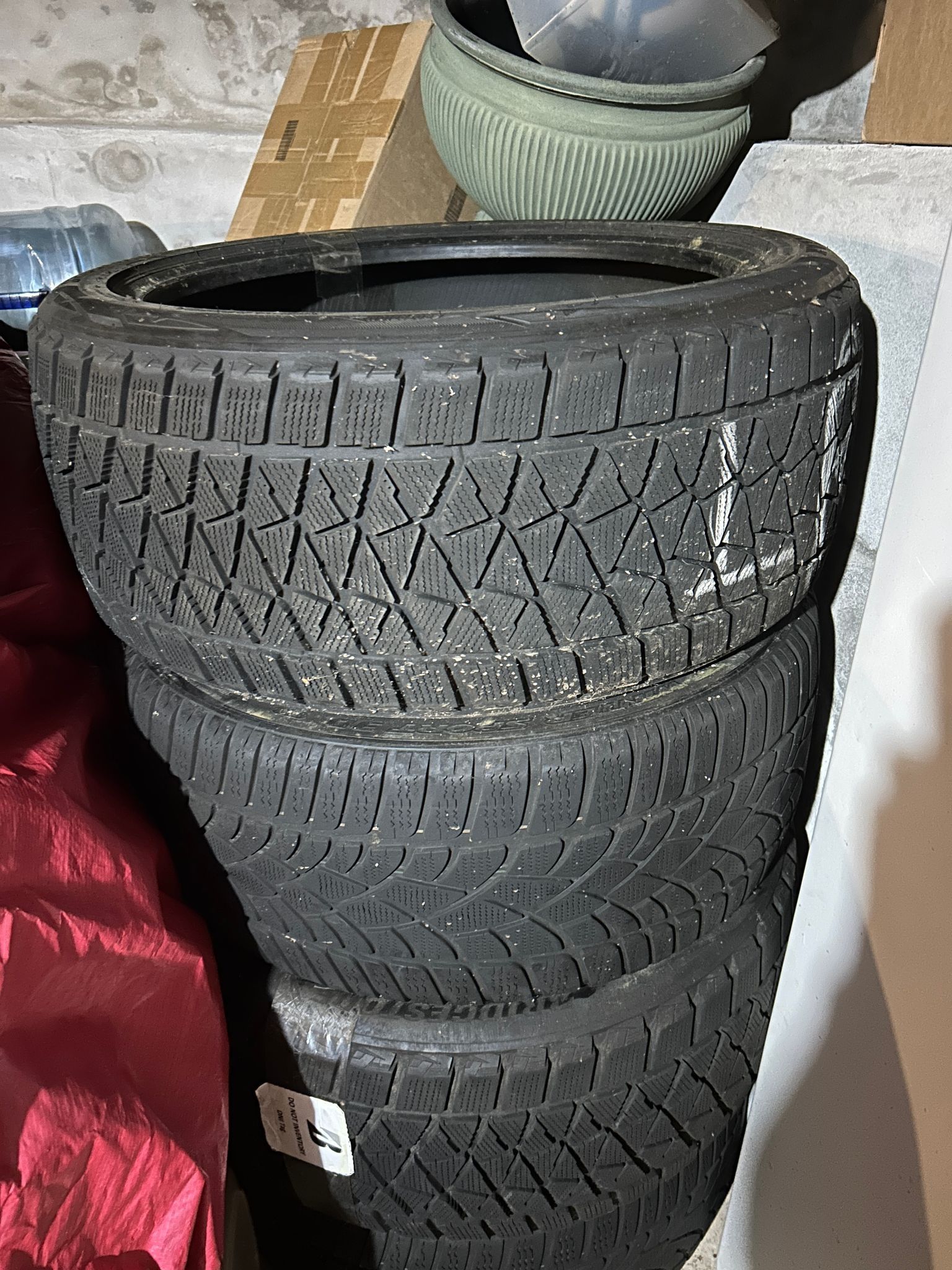 275/40/20 Blizzack Snow Tires