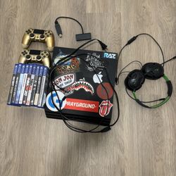 PS4 PRO + MONITOR AND MORE 