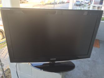 40” Samsung lcd tv with remote