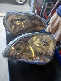 Hyundai Tuscon Headlights Pair