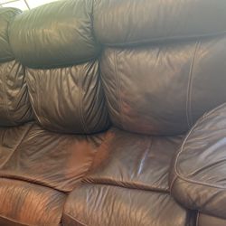 Luxurious Leather Three-Seater Recliner with USB Ports and Lumbar Support