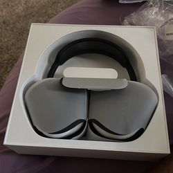 AirPod max pros Midnight