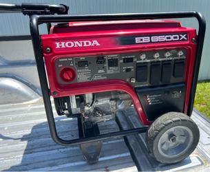 Honda EB6500X 6,500 Watt 120/240V Gas Industrial Portable Gas Generator