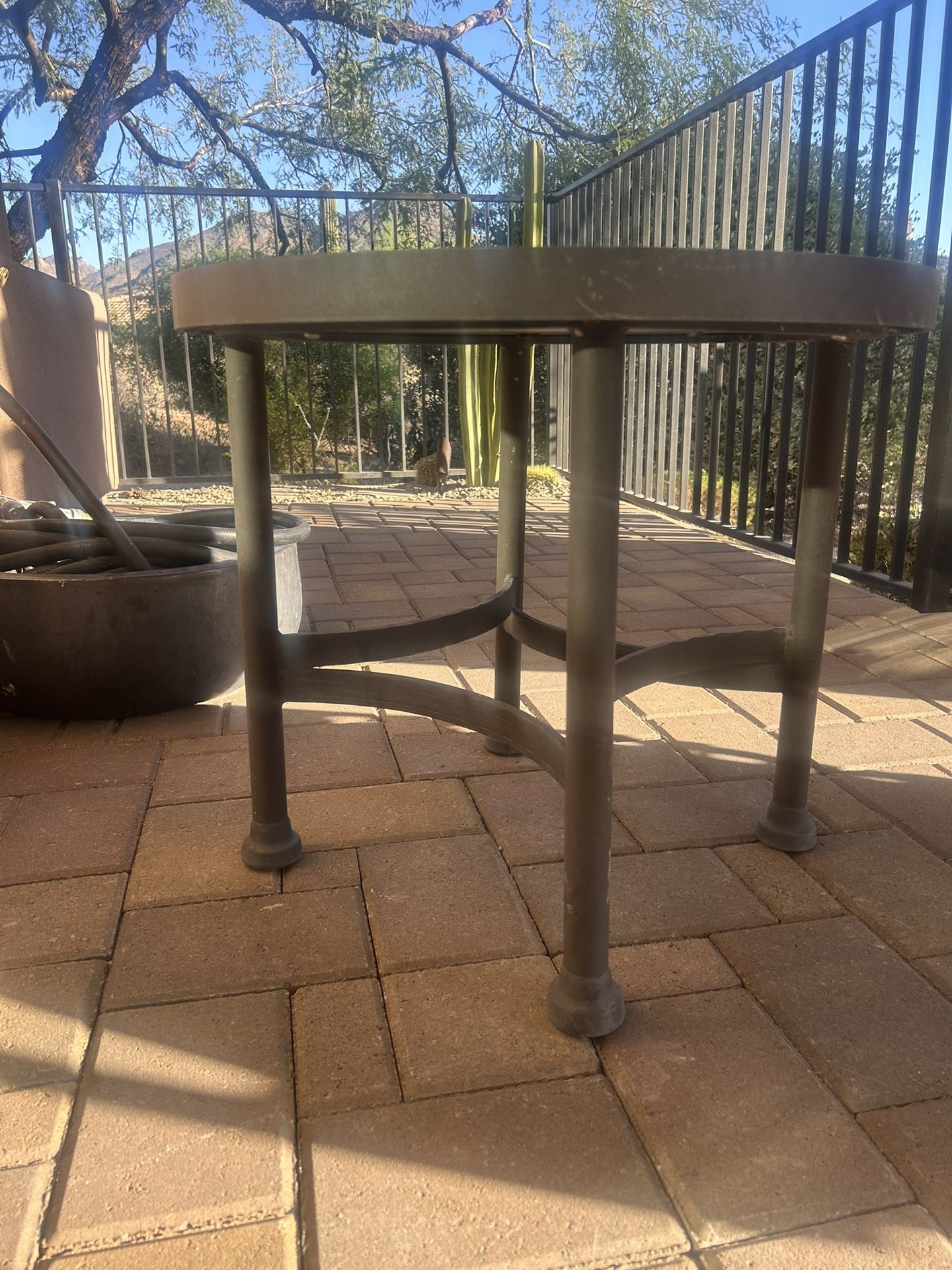 OWLee Side Table