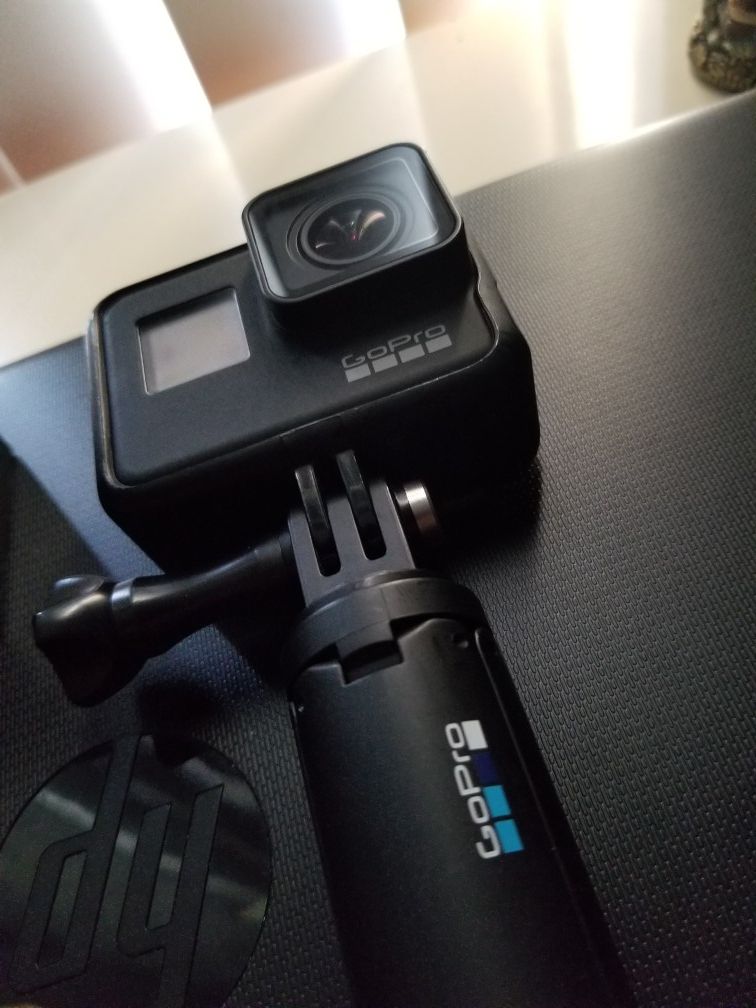 Gopro hero 7 black and accessories