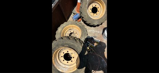 Skid steer tires