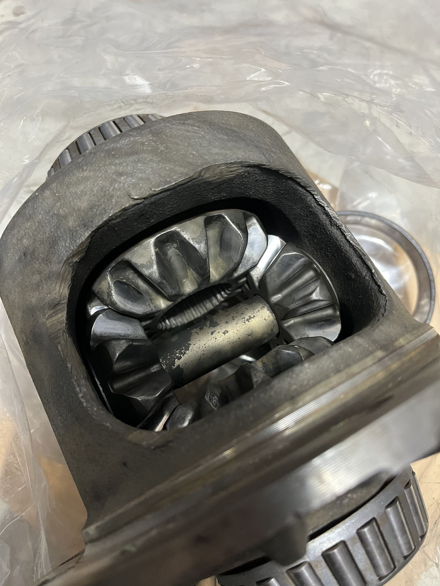 Nissan Titan/Armada/Frontier/Xterra Factory M226 Rear Open Differential Carrier