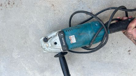 Makita grinder