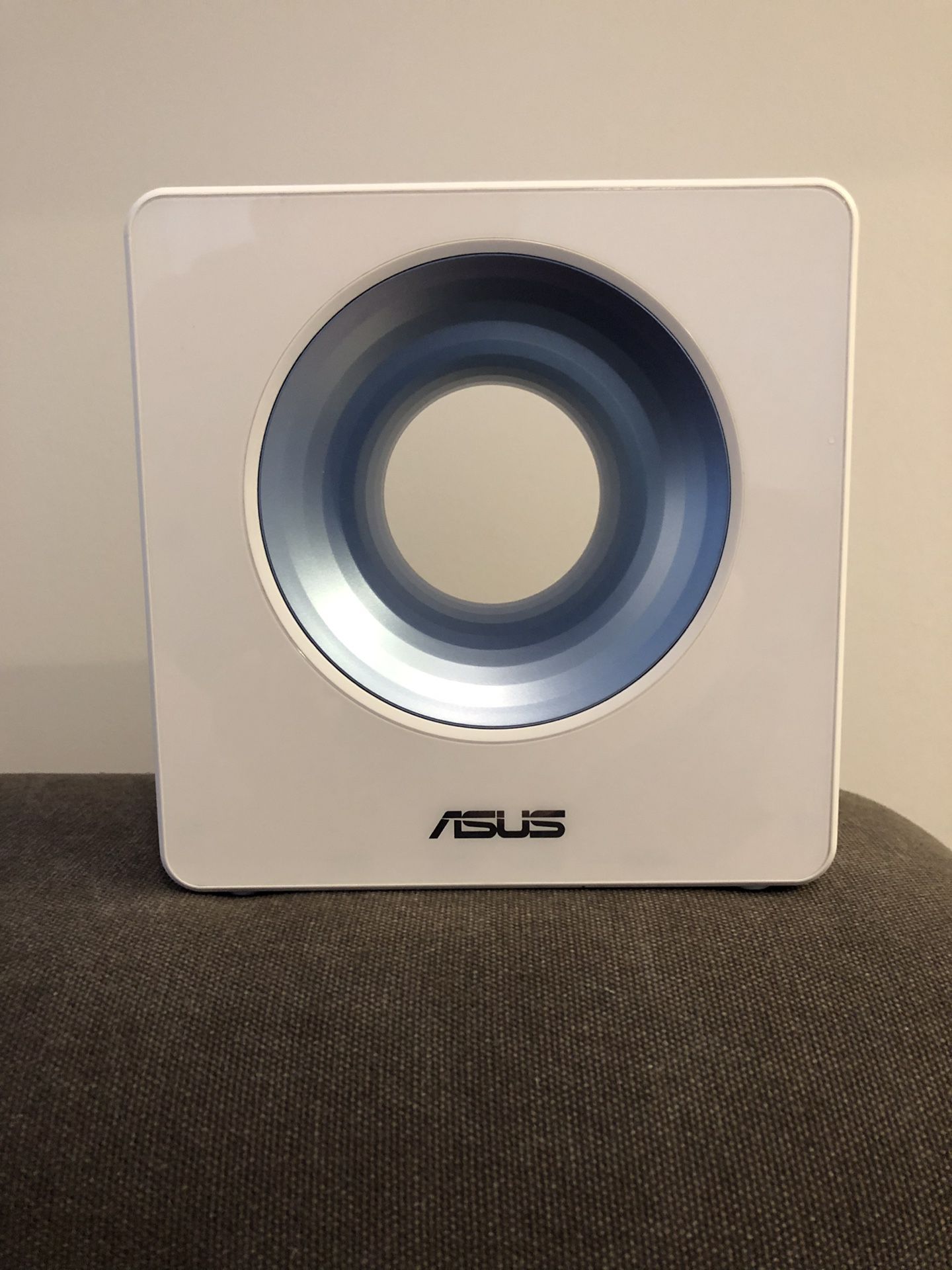 ASUS Blue Cave 2.4 +5ghz Dual Band router w/Trend Micro Secuirty