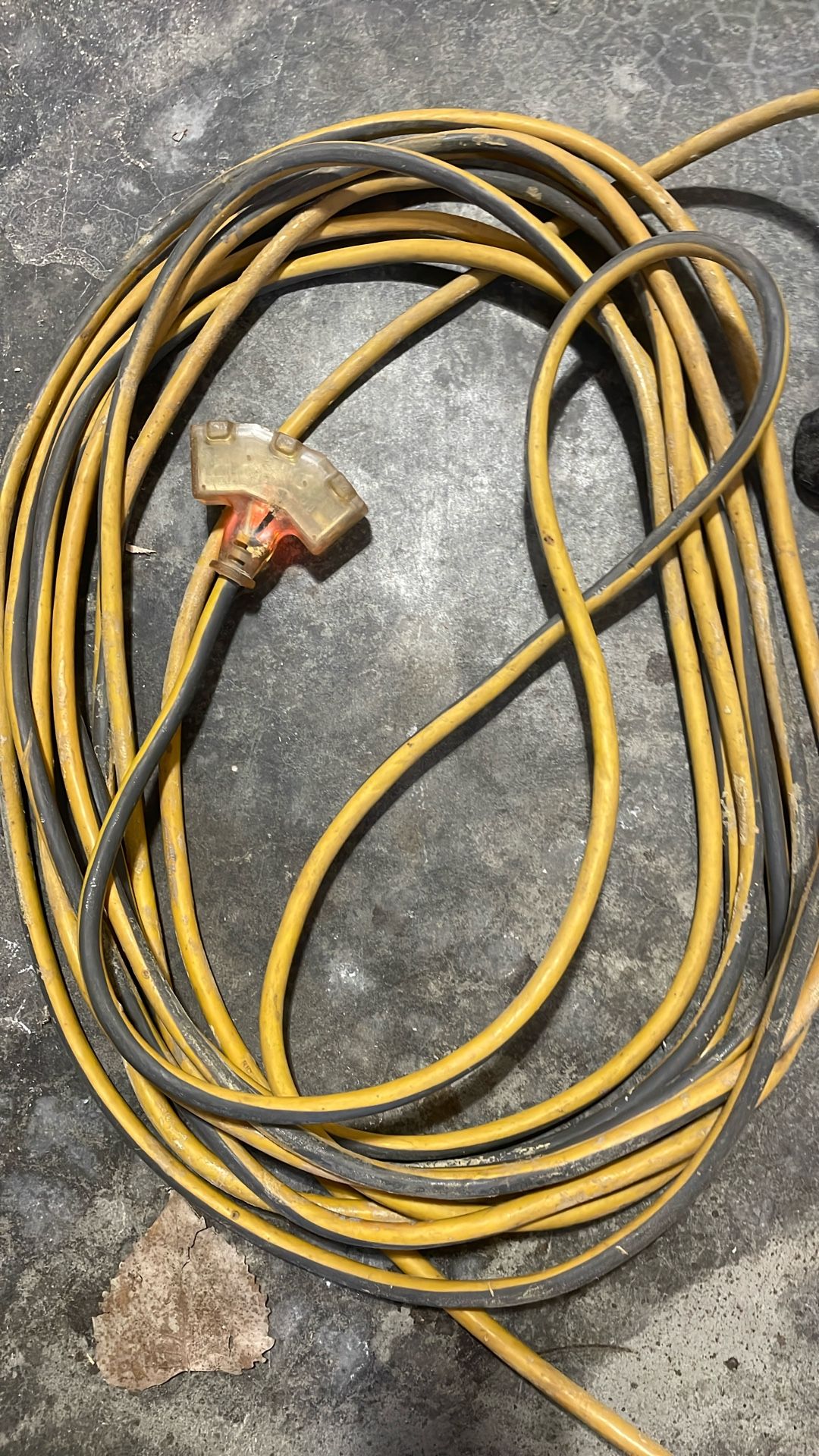 Three-way extension cord 50 foot long