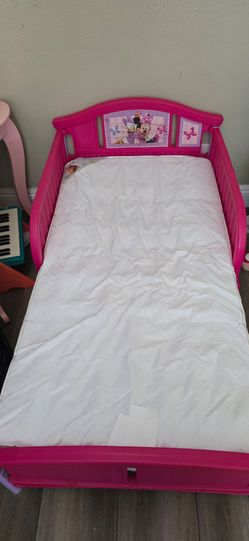 Minnie Mouse Toddler Bed + Mattress
