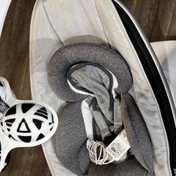  4moms MamaRoo  – $120OBO🌟
