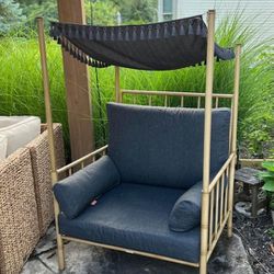 Outdoor Canopy Chair 