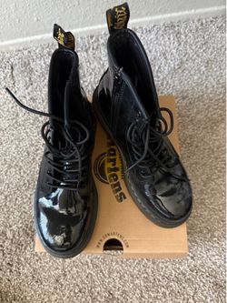 Dr. Martens 1460 Junior Patent Leather Boots - Black