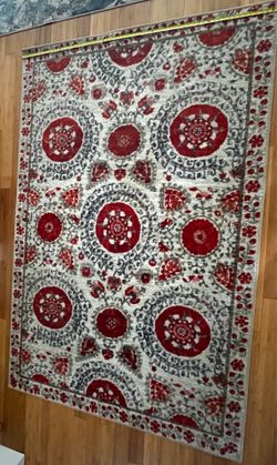 Set of 2 Matching 5x8 Area Rugs – Red/Gray Traditional Medallion – Good Condition, Ready for Pickup