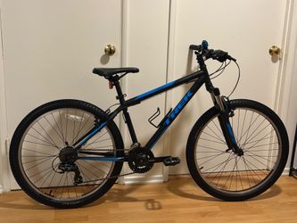 TREK 820 Mountain Bike - Excellent Condition