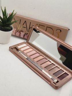 Urban Decay ⭐️

Naked3 Soft Pink Eyeshadow Palette