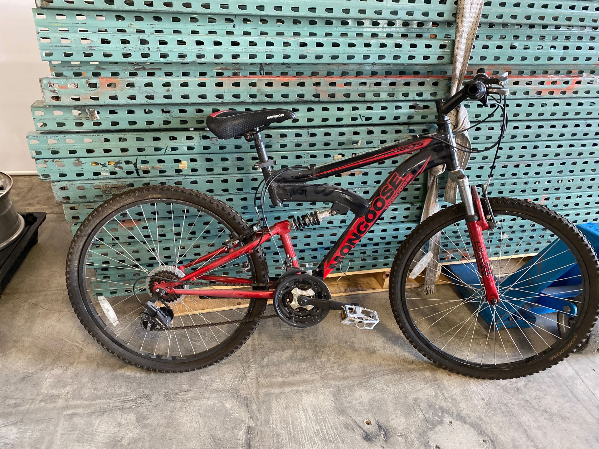 Men’s Mongoose Mountain Bike