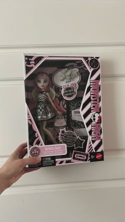 Rochelle Goyle Creeproduction Doll