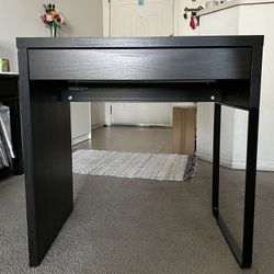 Small Desk And Chair