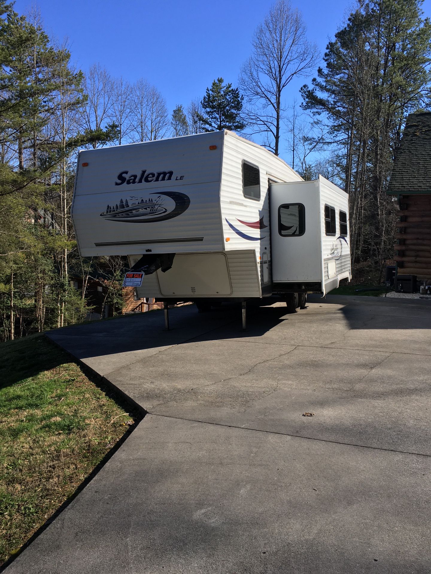 2005 Salem LE by Forest River fifth wheel camper